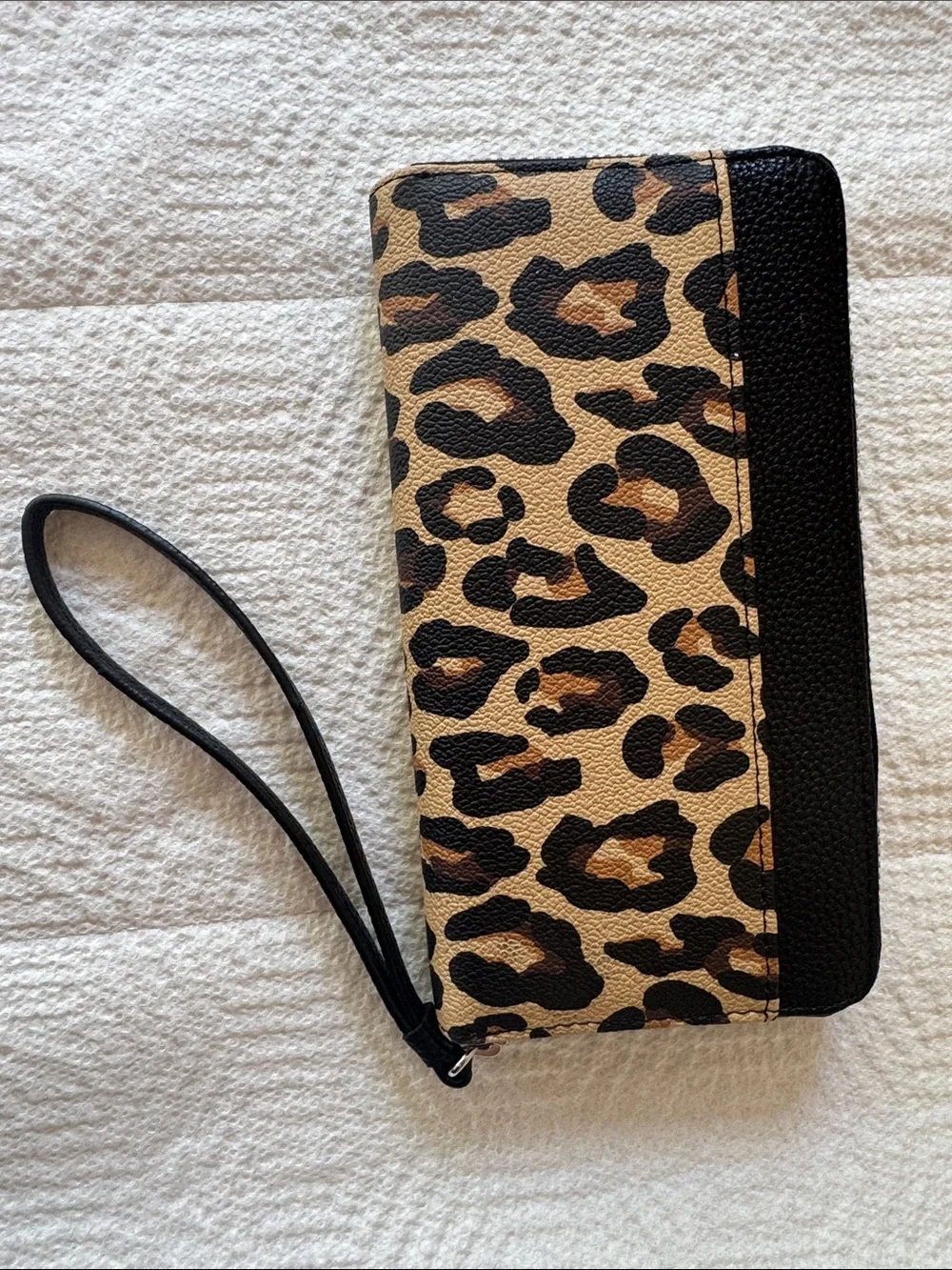 *Dana Buchman Leopard Print Zip Wristlet  Wallet